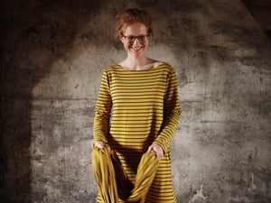 Jerseykleid mit Loopschal – auch Babybauch geeignet